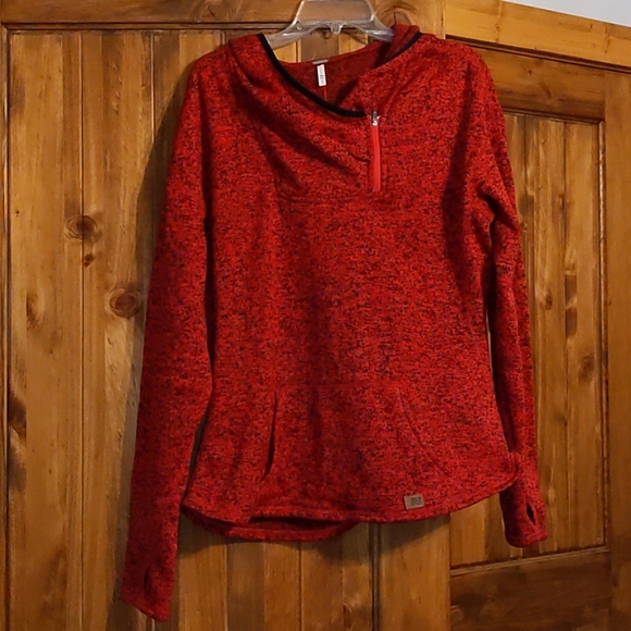 Red and black Estes park pull over. - Picture 1 of 7